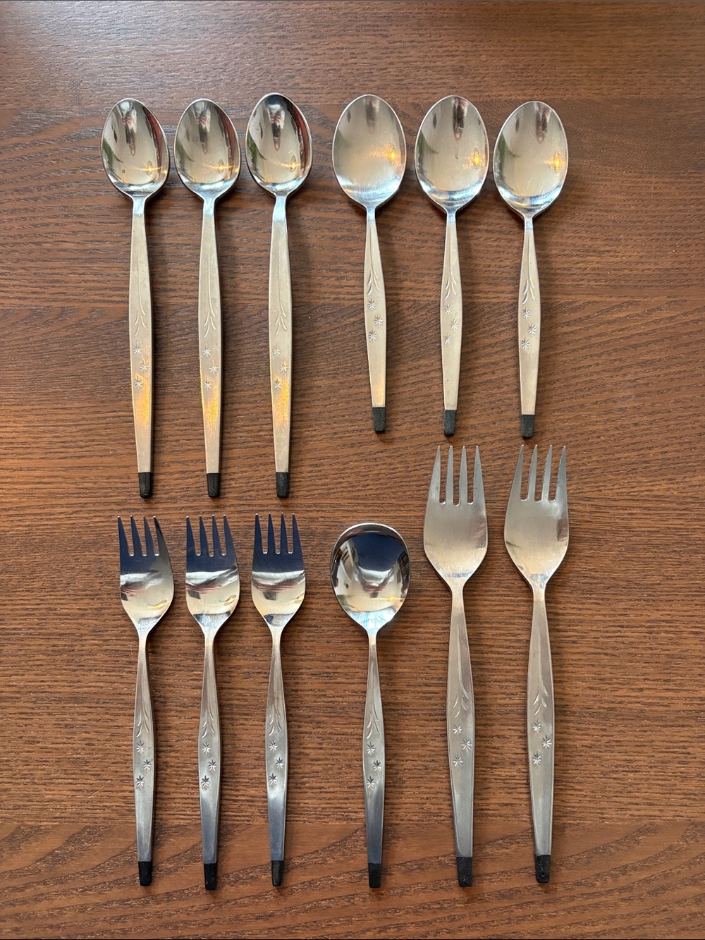 VINTAGE TEXOMA - Japanese Stainless Steel Assorted Flatware - 12 pc